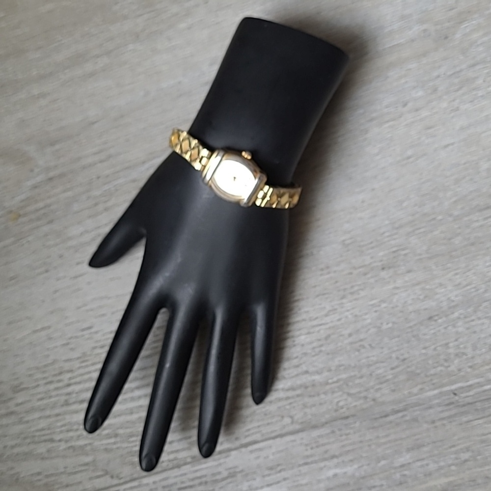 Vintage Jordache Watch Gold Tone Silver Stretch - Picture 3 of 10